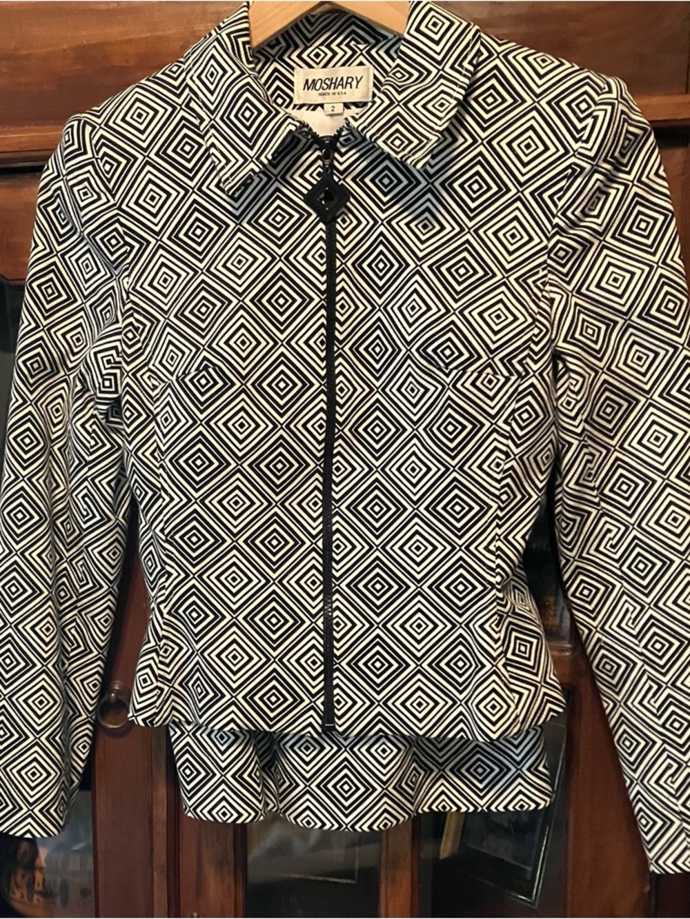 Black & White Geometric Zip Blazer